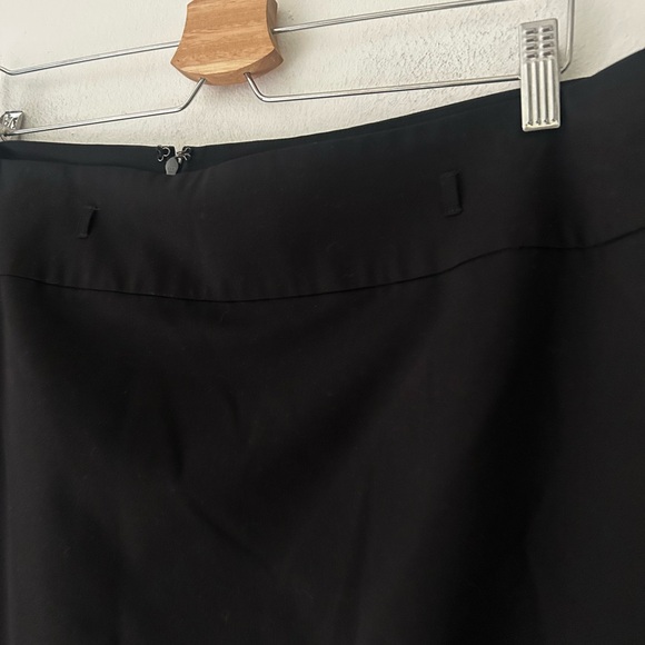 Liz Claiborne Career 18 W Elegant Black Pencil Skirt - Picture 3 of 4
